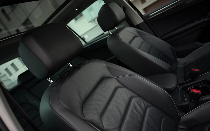 Volkswagen Tiguan cena 79700 przebieg: 213000, rok produkcji 2016 z Płock małe 781